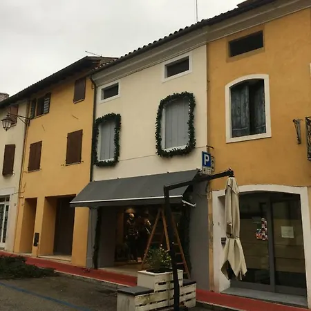 Parolin アパート